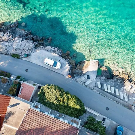 Nikolina Lu - Two-bedroom With Terrace דירה *