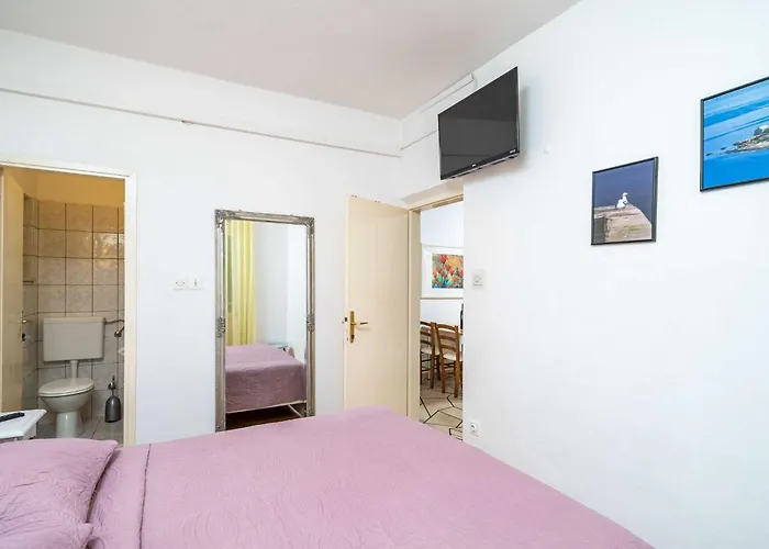 Appartement Nikolina Lu - Two-bedroom With Terrace *