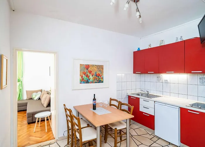 Nikolina Lu - Two-bedroom With Terrace Appartement *