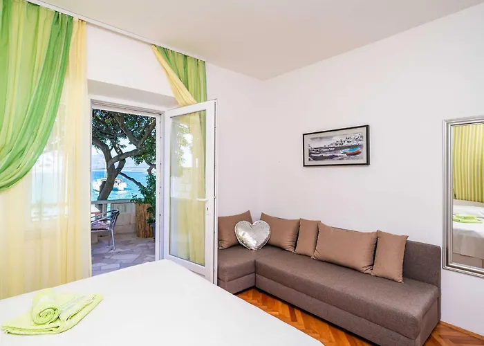 Appartement Nikolina Lu - Two-bedroom With Terrace *