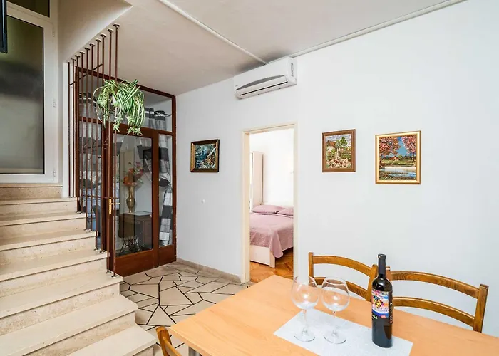 Nikolina Lu - Two-bedroom With Terrace * Lumbarda